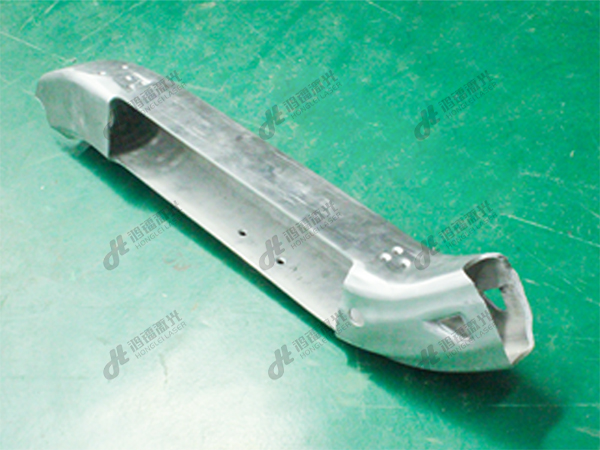 三維機(jī)器人切割電動(dòng)車(chē)電池倉(cāng)